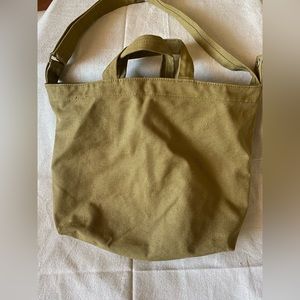 BAGGU Horizontal Zip Duck Bag Khaki